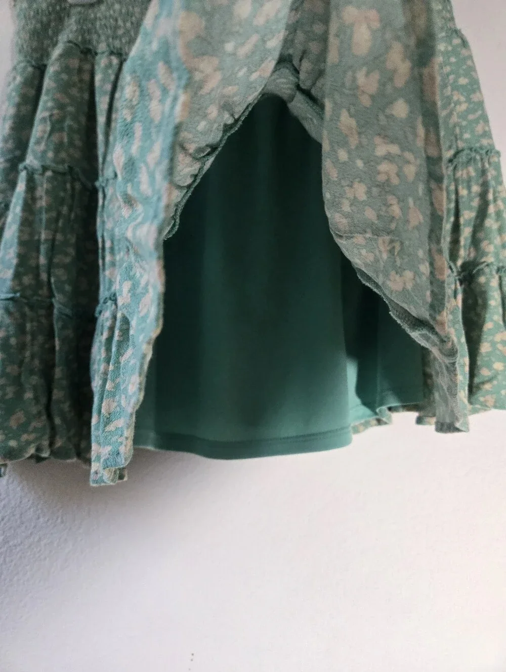American Eagle Smocked Waist Tiered Mini Skirt - Mint Floral sz L
